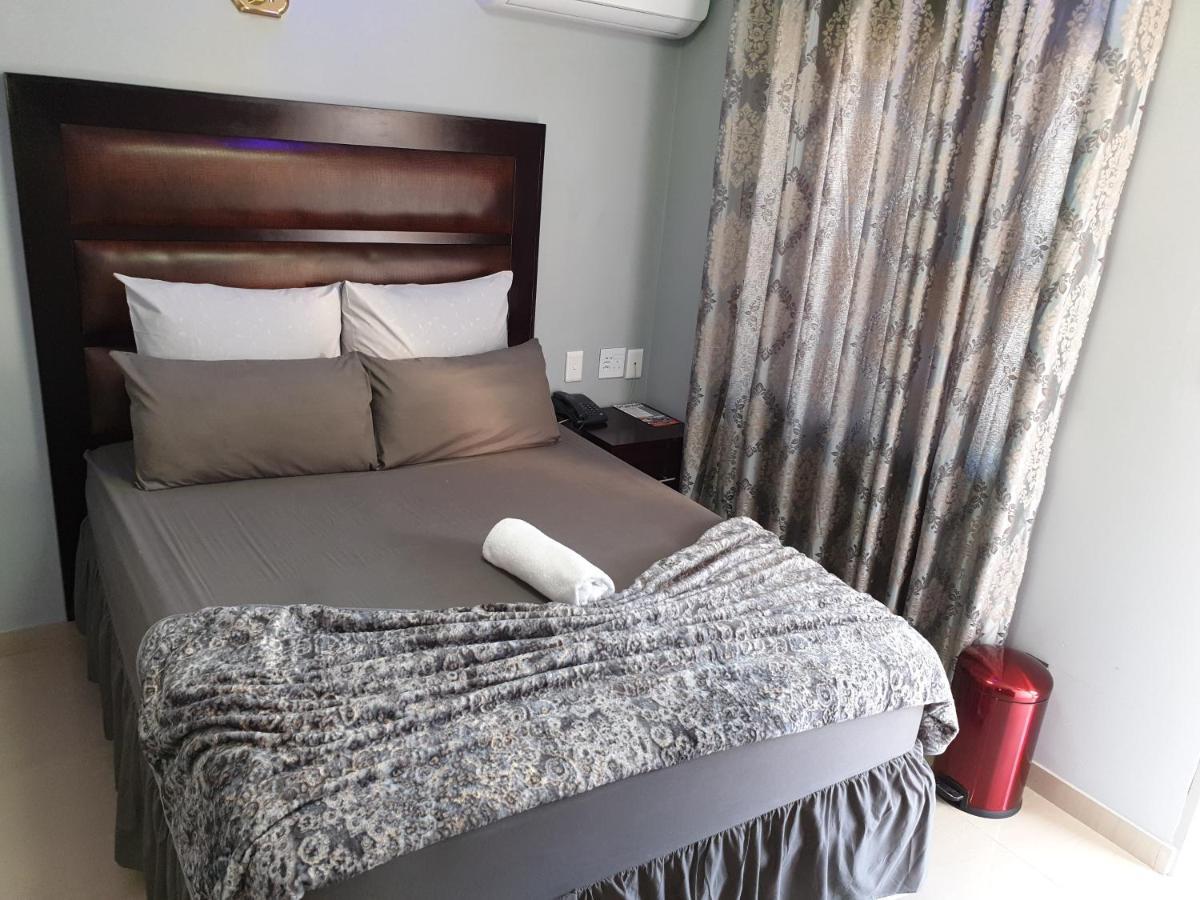 בוקסבורג Emirates Garden Lodge מראה חיצוני תמונה